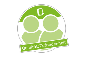 Zwei Personen als Piktogramme, darunter der Text "Qualität: Zufriedenheit"